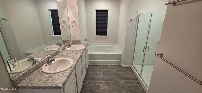 Building Photo - 3991 Silver Spur Rd