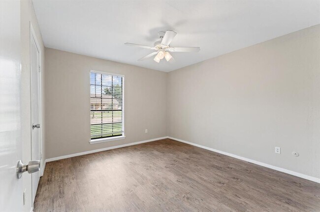 Building Photo - 5507 Lynngate Dr