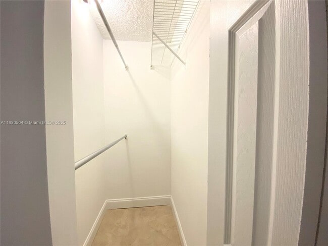 Building Photo - 9371 Fontainebleau Blvd