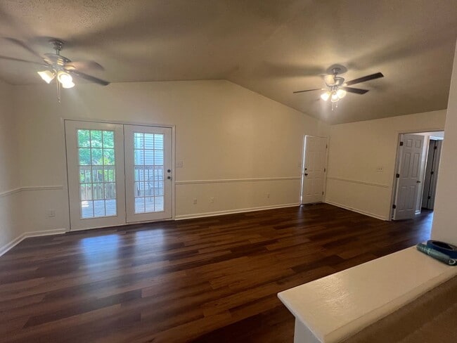 Building Photo - 1023 Yellowhammer Ln