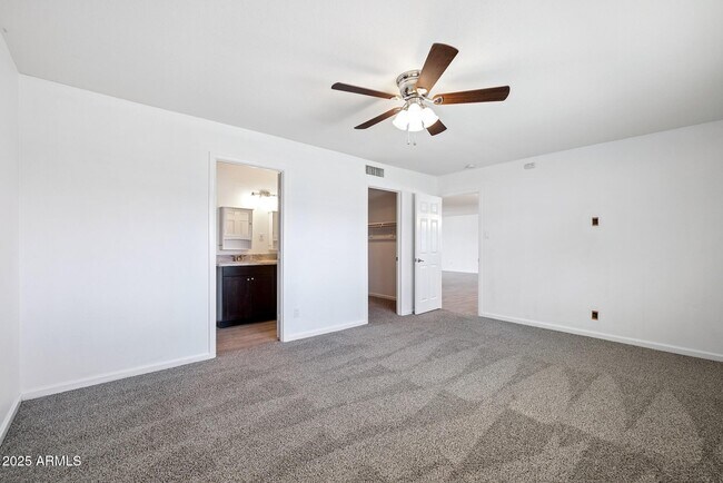 Building Photo - 4613 S Rita Ln