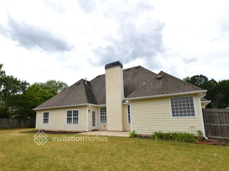 Building Photo - 302 Grandiflora Dr