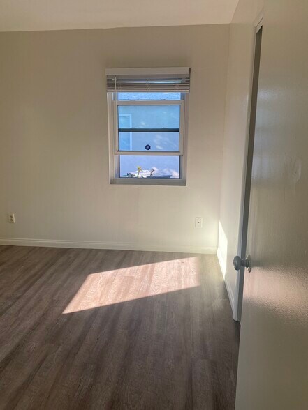 Building Photo - 309 Griffiths St