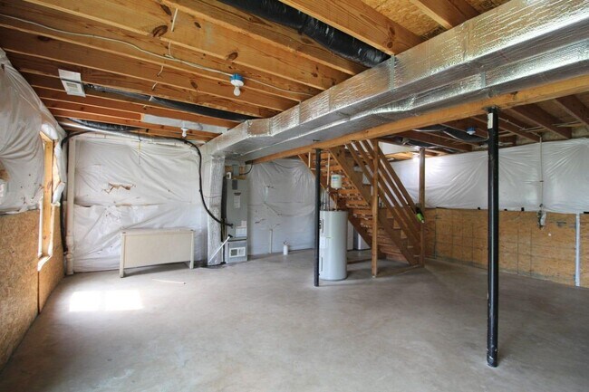 Building Photo - 1311 Stonechris Dr