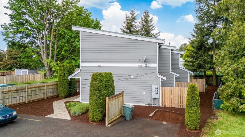Building Photo - 5863 Cedar St