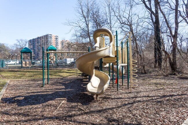 Playground - 6143 Leesburg Pike