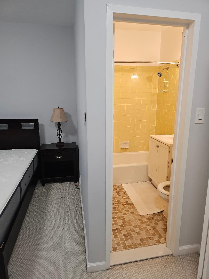 bathroom - 97-13 64th Rd