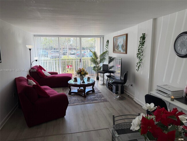 Building Photo - 13120 SW 92nd Ave