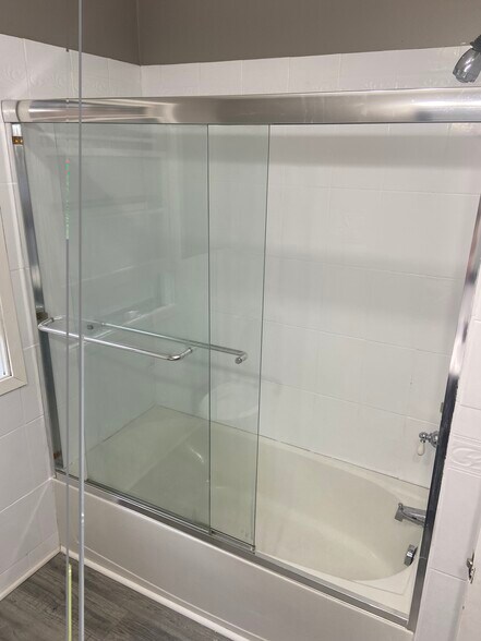 Building Photo - 332 Quincy St NE