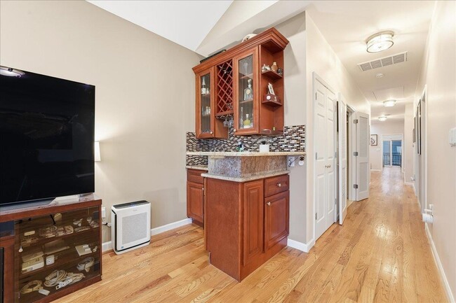 Building Photo - 285 Terrace Ave