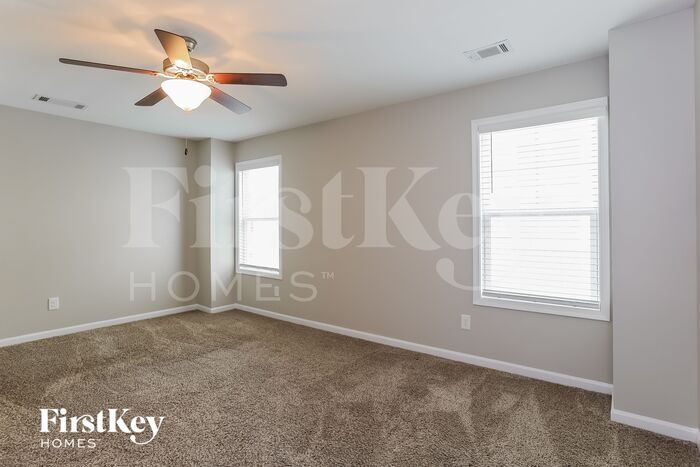 Building Photo - 211 Preserve Dr