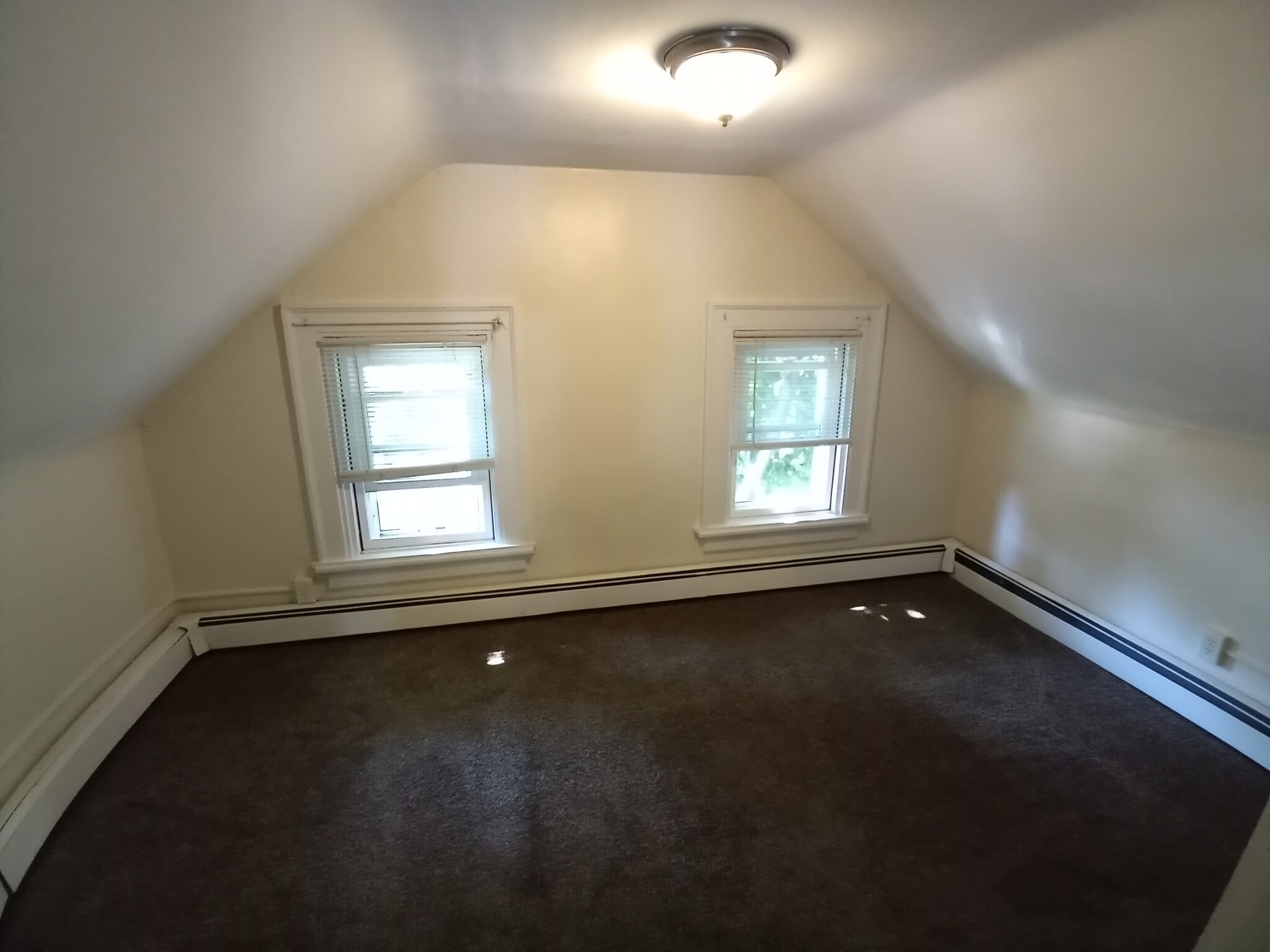 Building Photo - 608 Elmwood Ave