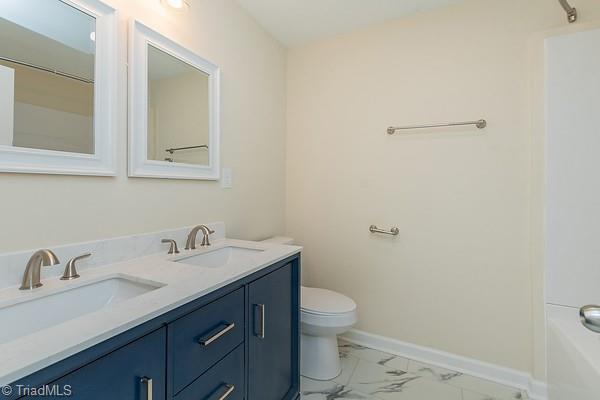 Building Photo - 206 Abbotts Ave