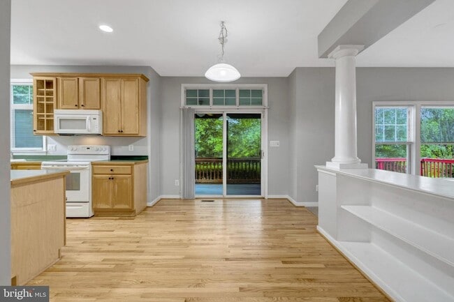 Building Photo - 26161 Rachel Hill Dr