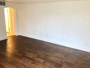 Building Photo - Beautiful Two bedroom , Holladay; 800 sq f...