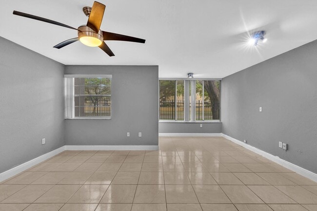 Building Photo - 2890 N Oakland Forest Dr