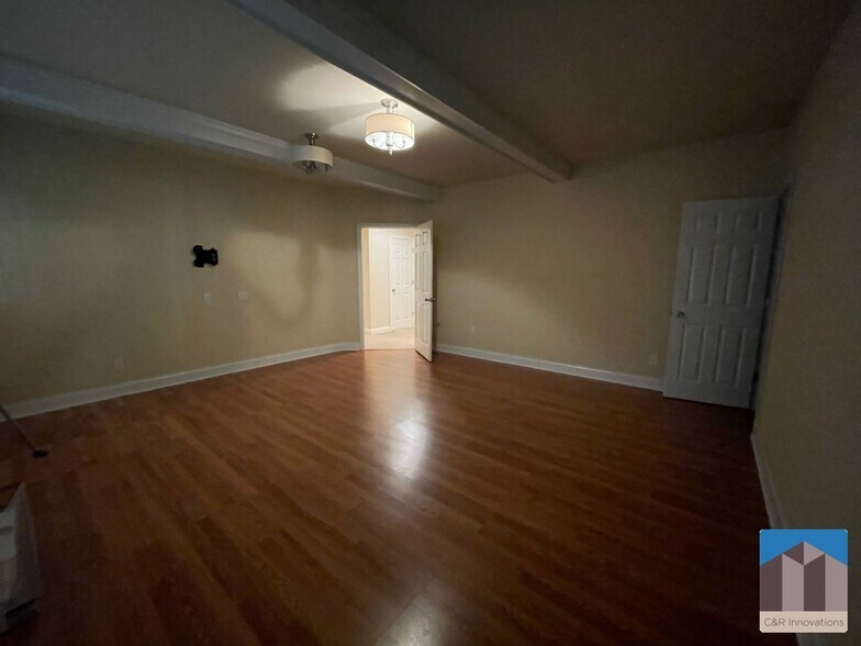 Building Photo - 1377 Greencrest Ct