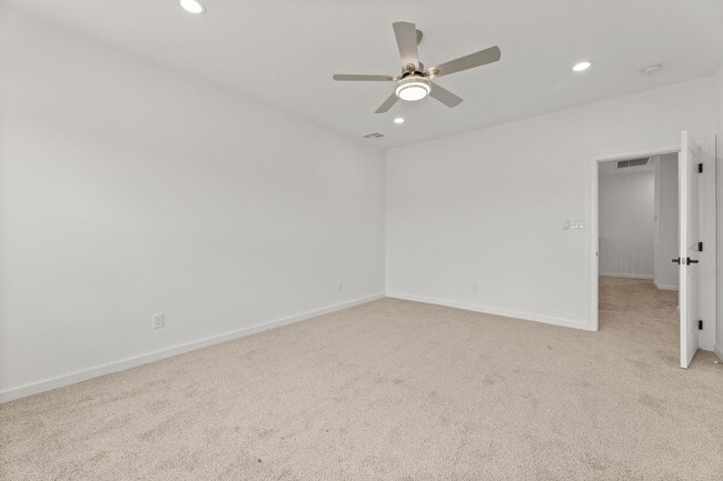 Building Photo - 256 Capetown Way