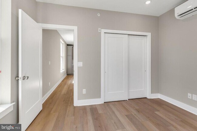 Building Photo - 6712 Ridge Ave