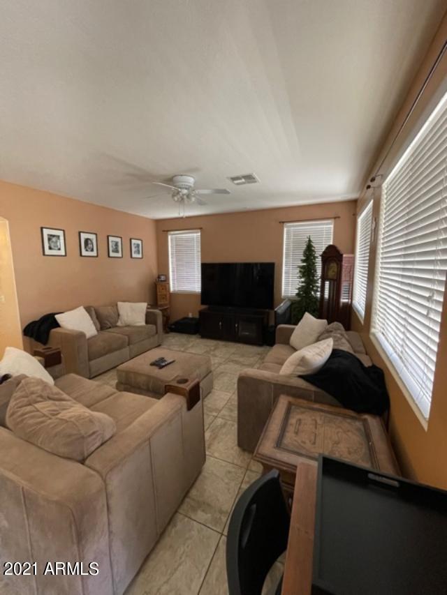 Building Photo - 2732 E Canyon Creek Dr