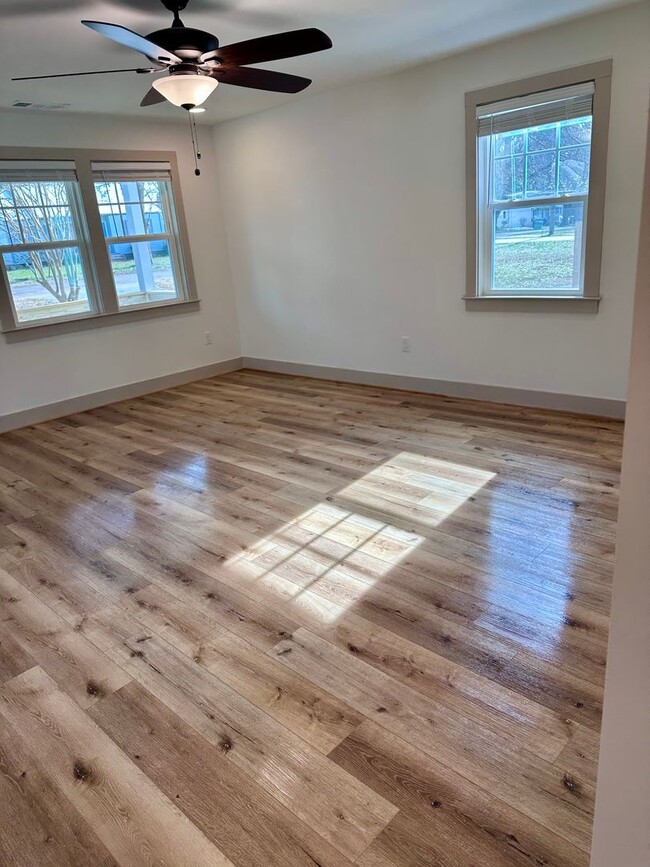 Building Photo - Newly Built Home minutes from Downtown Madison