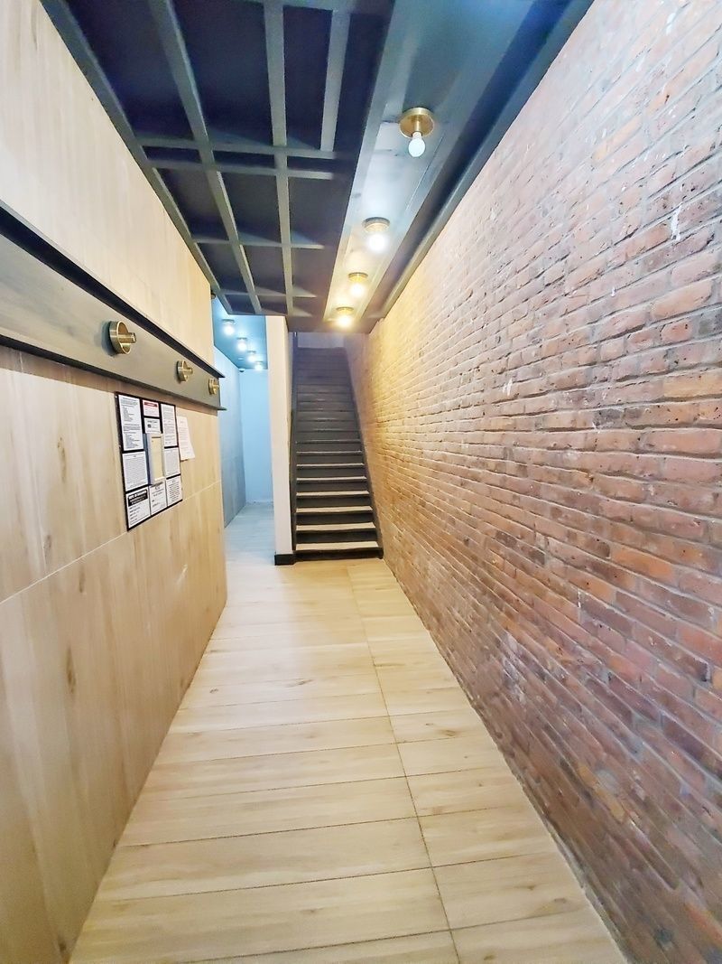 Building Photo - 301 Broadway