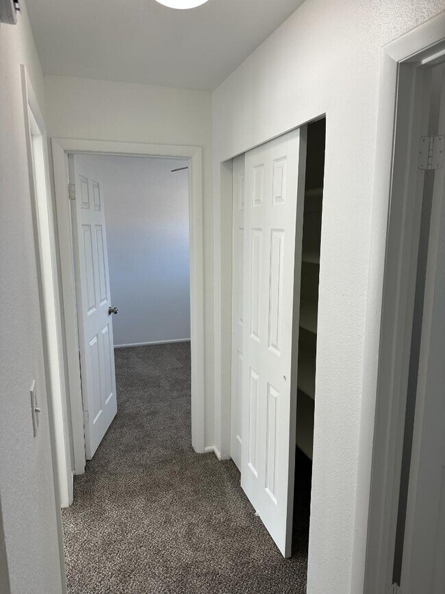 Building Photo - 7486 S 1000 E