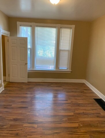 Building Photo - 739 E 90th St