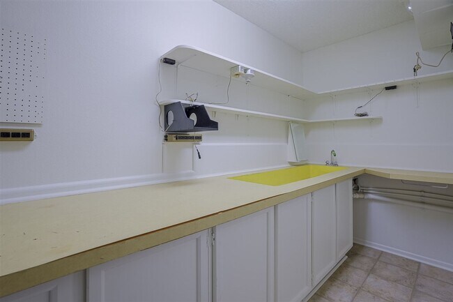 Building Photo - 3 Bedroom, 2 Bath Home with Views in Prescott!