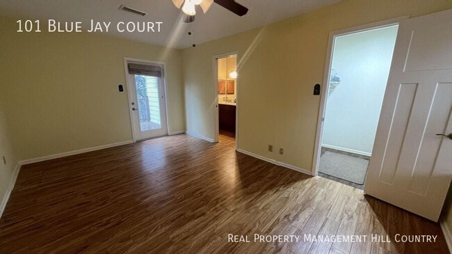 Building Photo - 101 Blue Jay Ct