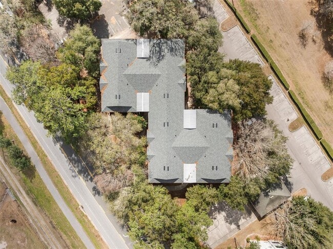 Building Photo - 4000 SW 23rd St