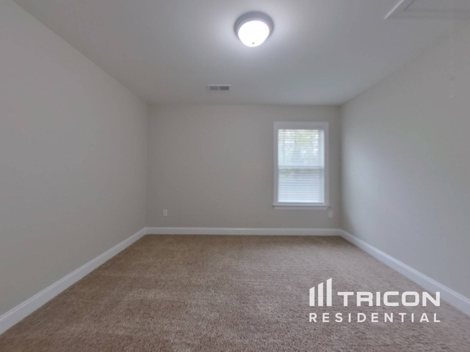 Building Photo - 2619 Mckinley Dr