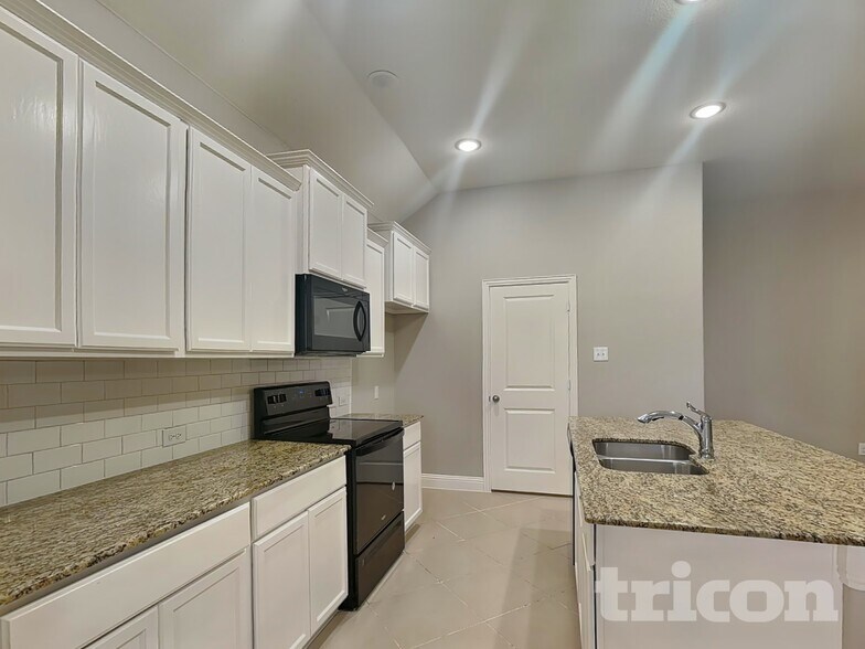 Building Photo - 1473 Eagle Nest Dr