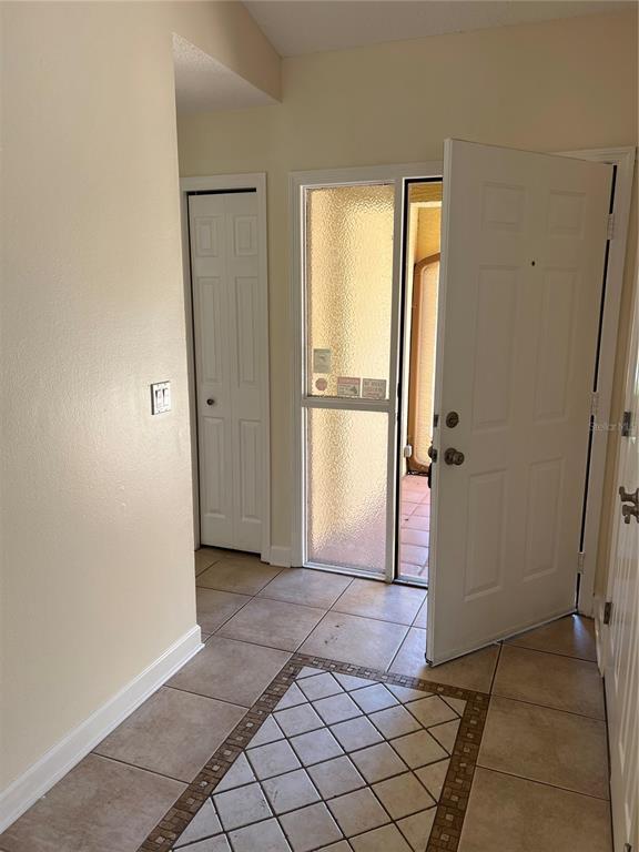 Building Photo - 8203 Saragoza Ct