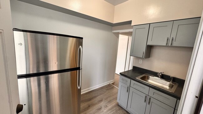 Building Photo - 4441 N Central Ave