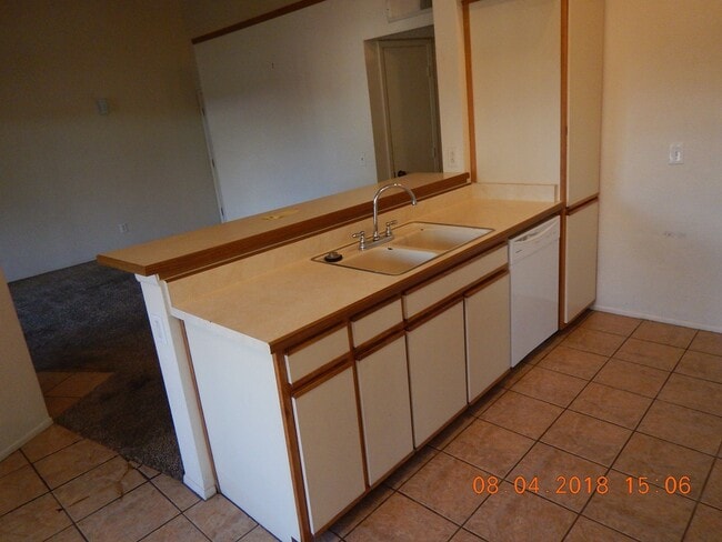 Building Photo - The Villages at Midvale Park 2/2 Condo with AC and all appliances