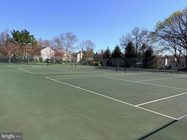 Building Photo - 1905 Bennett Pl