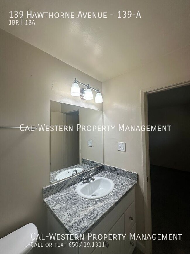 Building Photo - 139 Hawthorne Ave