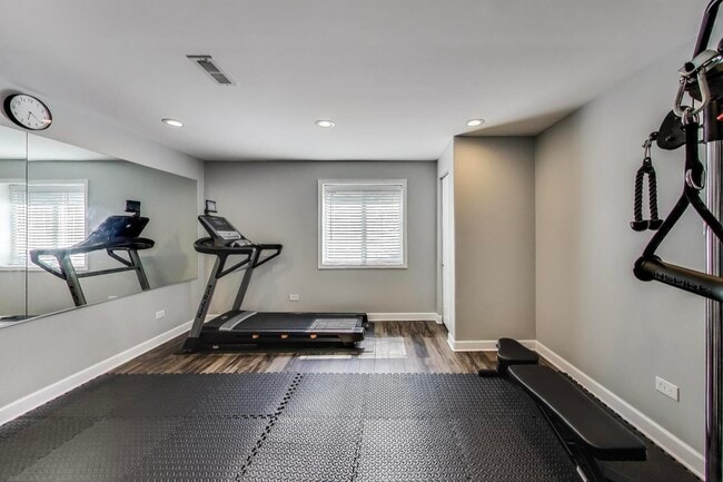 Building Photo - 613 Kinnear Cove
