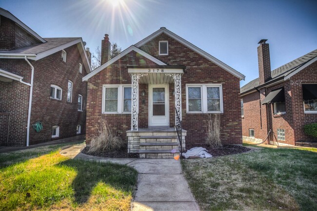 Primary Photo - Adorable brick bungalow in the heart of So...