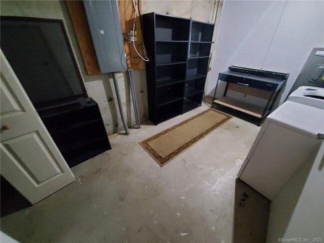 Building Photo - 27 Crows Nest Ln