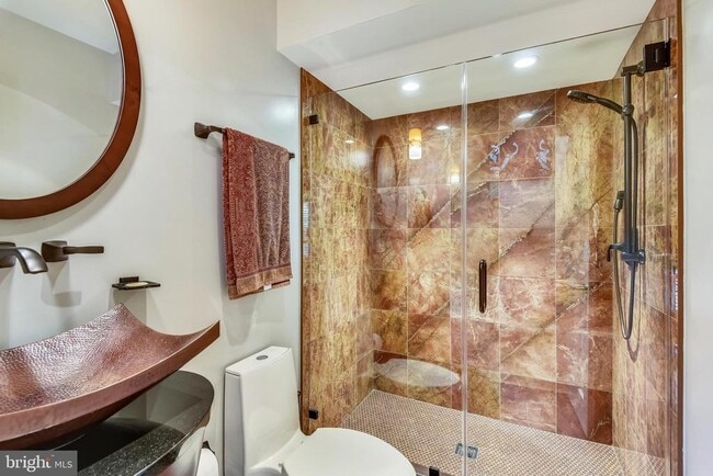 Building Photo - 317 S Union St