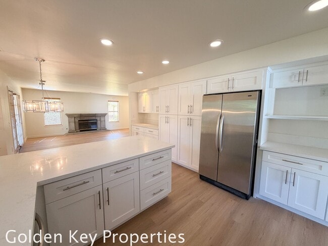 Building Photo - Beautiful home in Desirable Carlsbad Neighborhood!