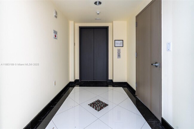 Building Photo - 900 Biscayne Blvd
