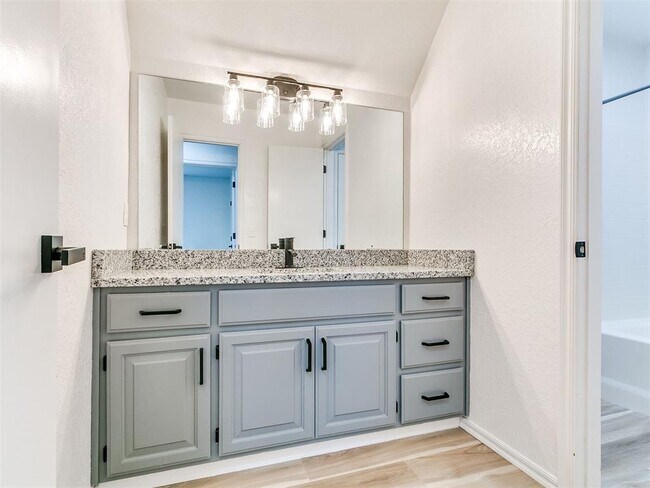 Building Photo - 3504 Quail Run Dr