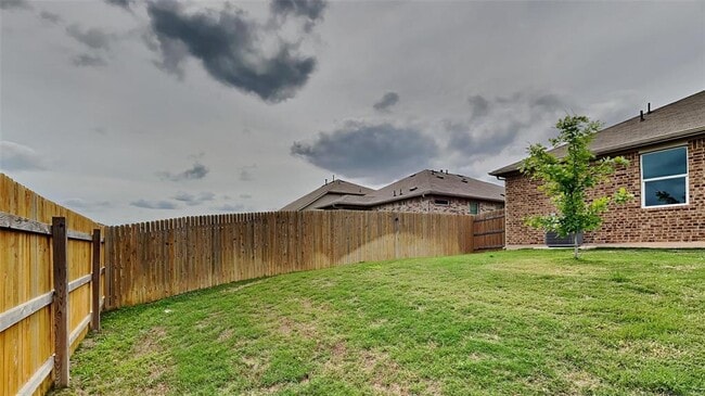 Building Photo - 201 Baum Dr