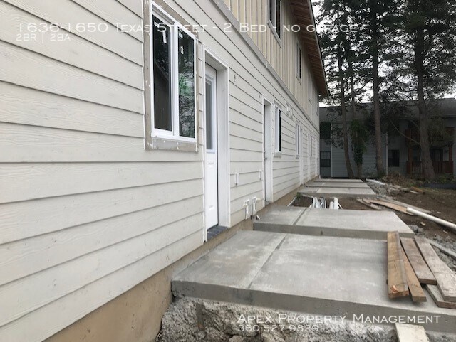 Building Photo - Central Bellingham - Eureka Townhomes