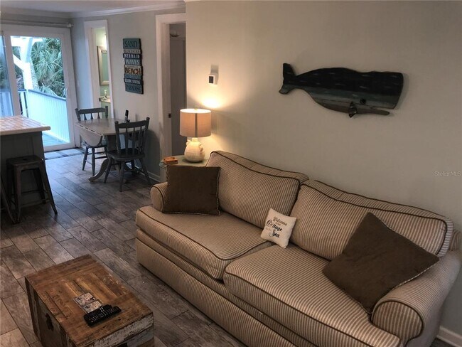 Building Photo - 305 57th St