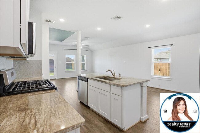 Building Photo - 224 Gidran Trail