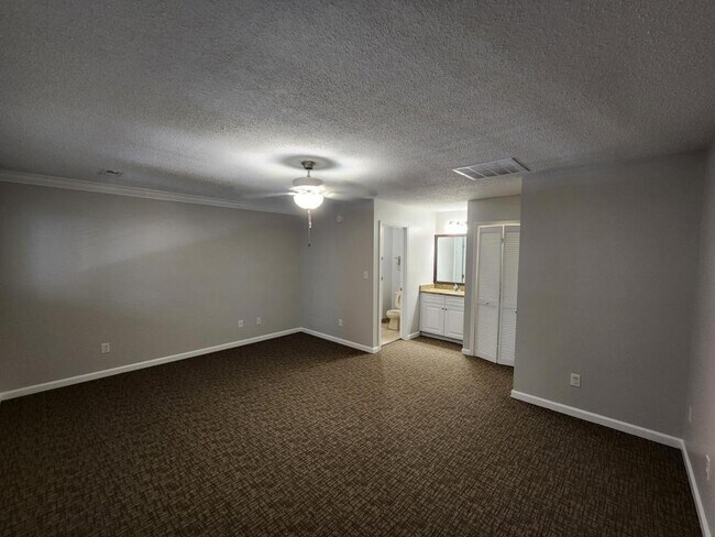 Building Photo - 216 Double Eagle Dr